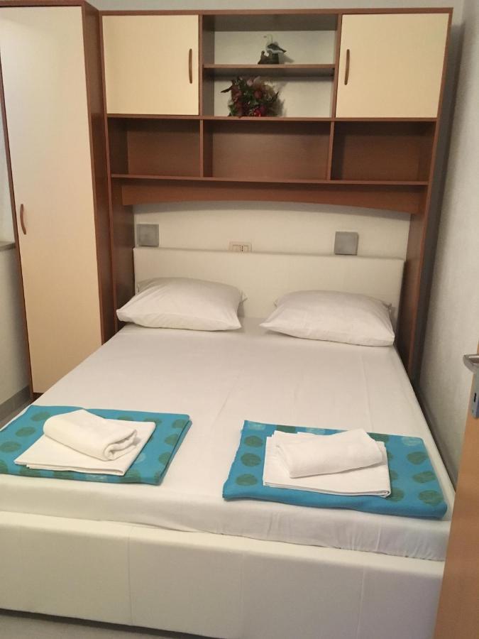 Apartments By The Sea Promajna, Makarska - 2673 Exterior foto